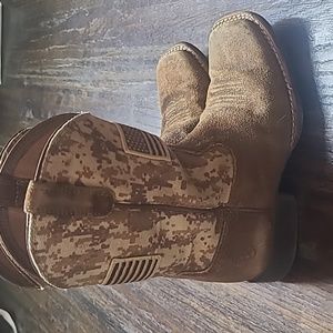 Kids size 13 ariat boots
